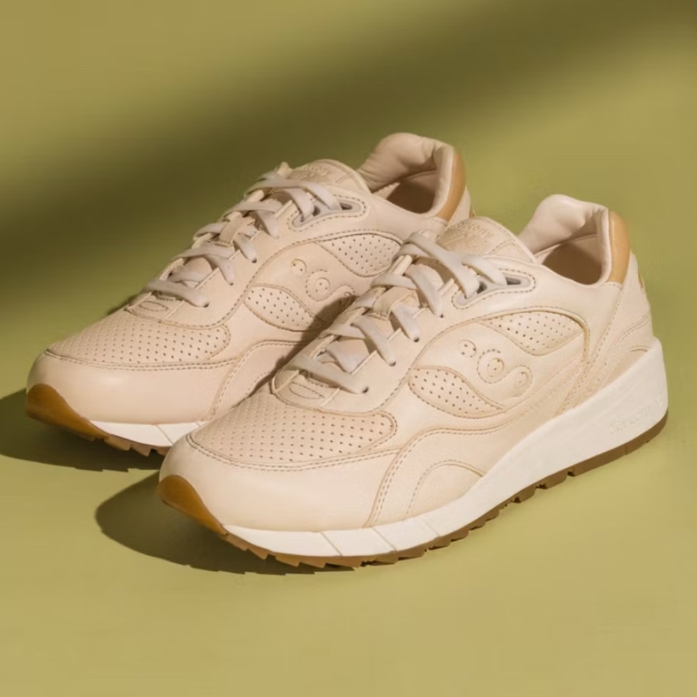 Like new Saucony Shadow 6000 Women's Cream Sneakers